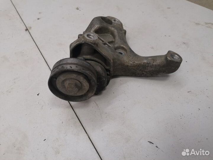 Кронштейн компрессора кондиционера Volkswagen