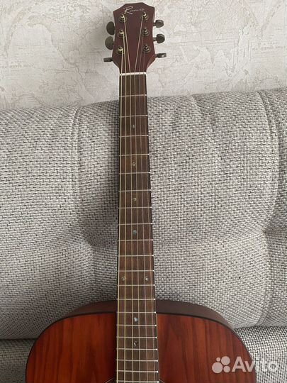 Акустическая гитара
