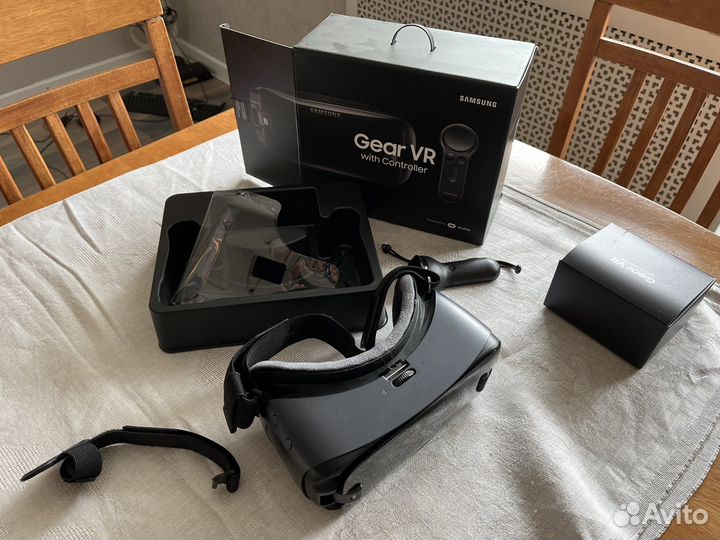 Очки виртуальной реальности Samsung Gear VR
