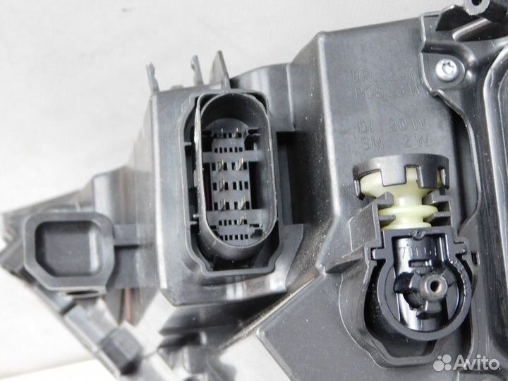 Фара правая Audi Q7/SQ7