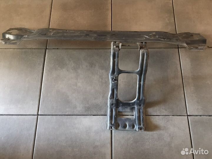 Рамка телевизора радиатор гур Мерседес W203, 209