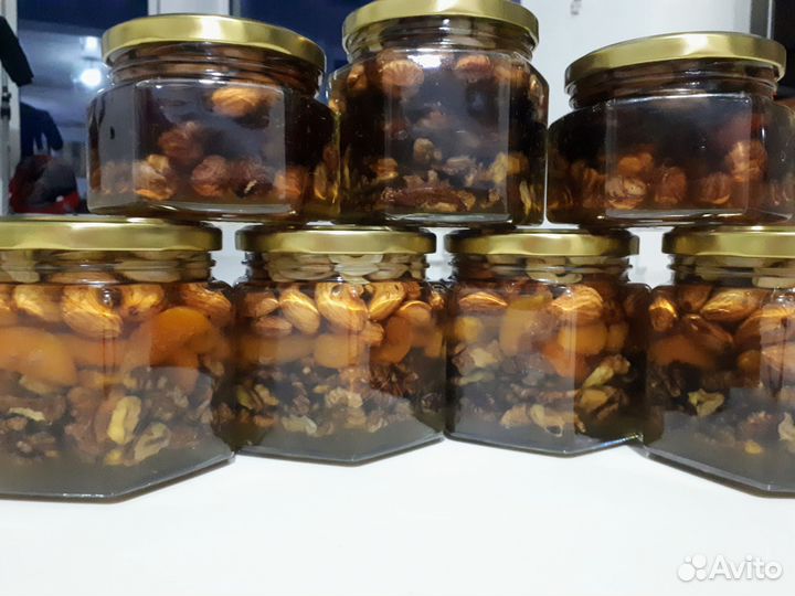 Орешки ассорти в меду