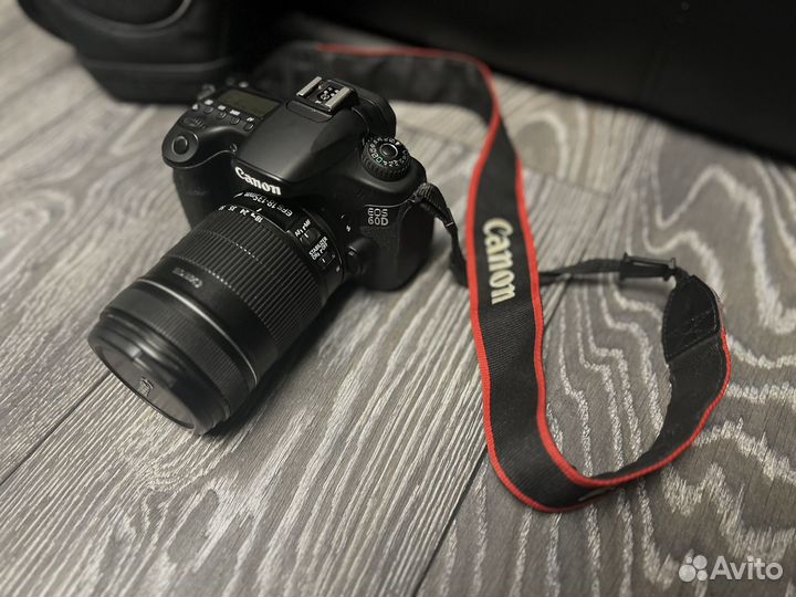 Зеркальный фотоаппарат Canon EOS 60D