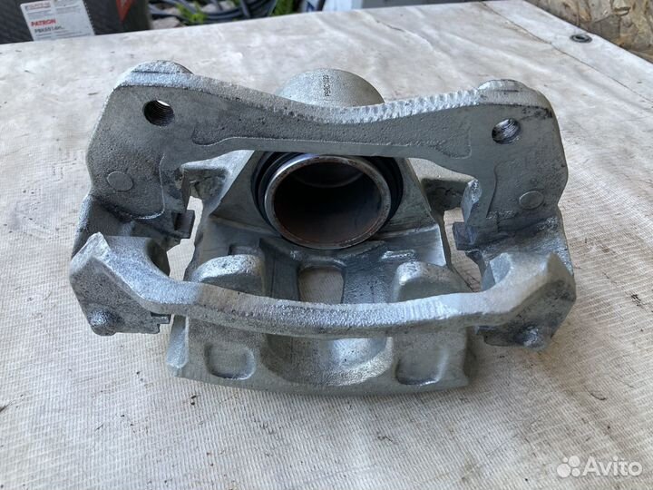 Суппорт передний левый Kia Ceed, Hyundai I30