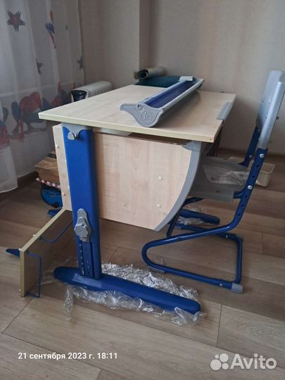 Растущая парта и стул деми