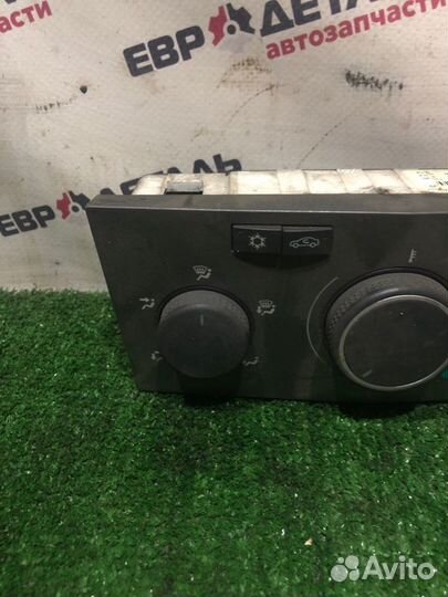 Блок управления отопителем Opel Astra H хетчбэк