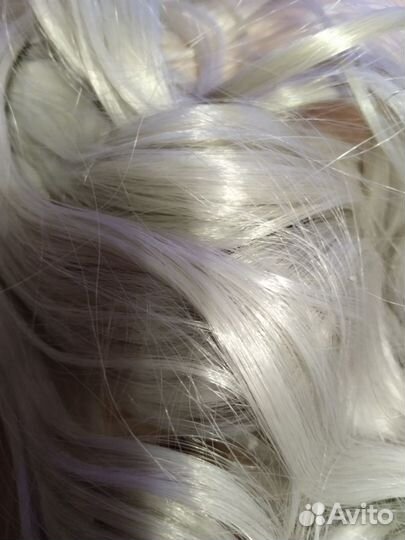 Волосы на заколках