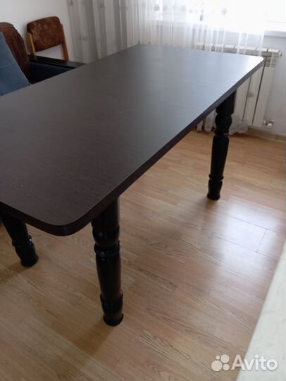 Кухонный стол