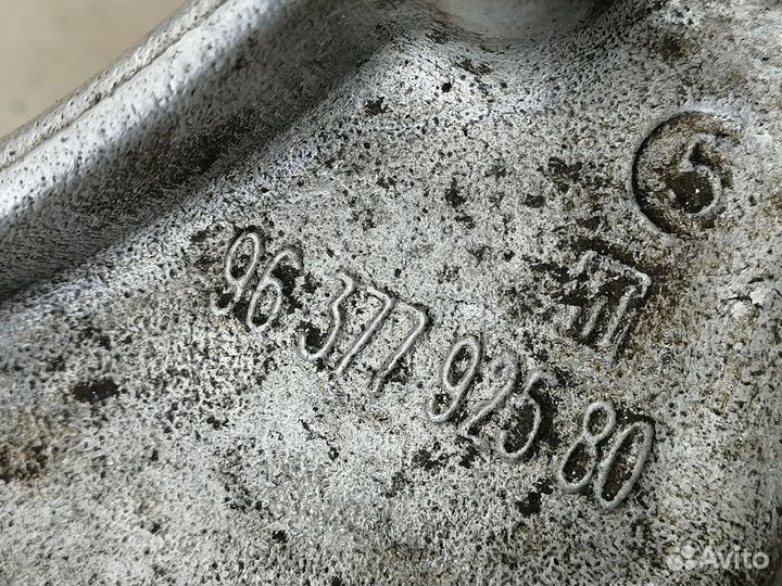 Кронштейн полуоси для Citroen Xsara 2000-2005