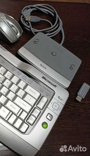 Microsoft Wireless Entertainment Desktop 8000