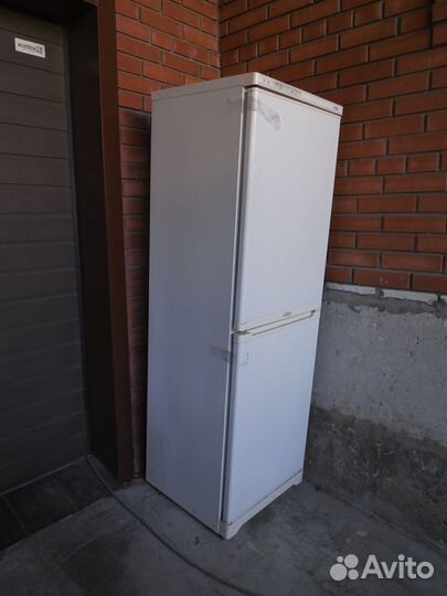 Холодильник двухкамерный stinol