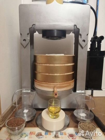 Живое масло холодного отжима на прессе, мука/шрот