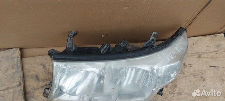 Фара галогеновая передняя левая Toyota Land