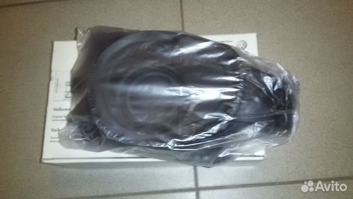 8T0809906B Вставка лючка бензобака audi A5/S5 (8T)