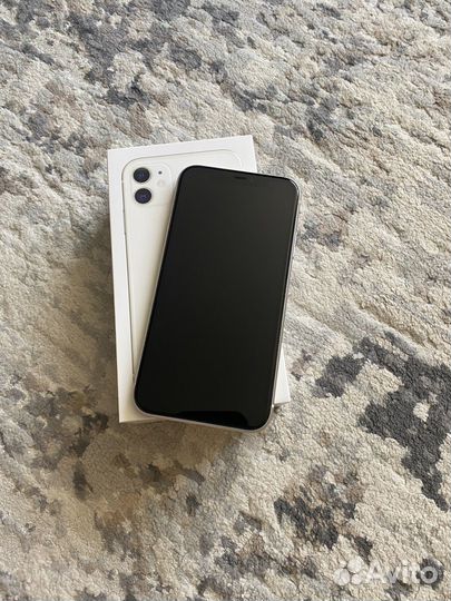 iPhone 11, 64 ГБ