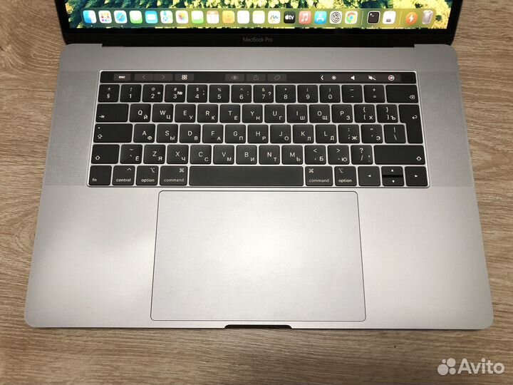 Macbook Pro 15 2019 i7/16/Pro 555X/256GB