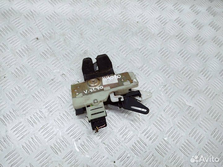 Замок крышки багажника Volvo XC70 2 рест. 2006