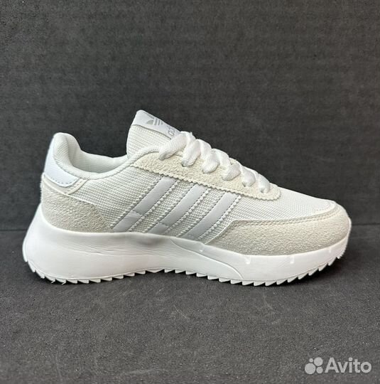 Кроссовки женские adidas