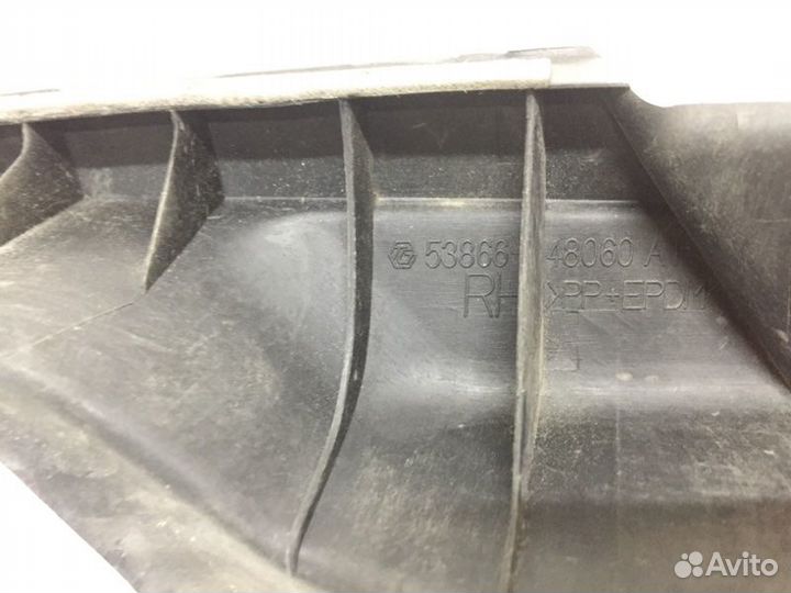 Уплотнитель лобового стекла передний правый Lexus