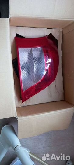 Фара для Тойоты витц модель 2005 года оригинал