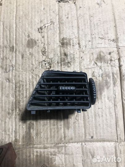 Дефлектор воздуховода правый Brilliance M2