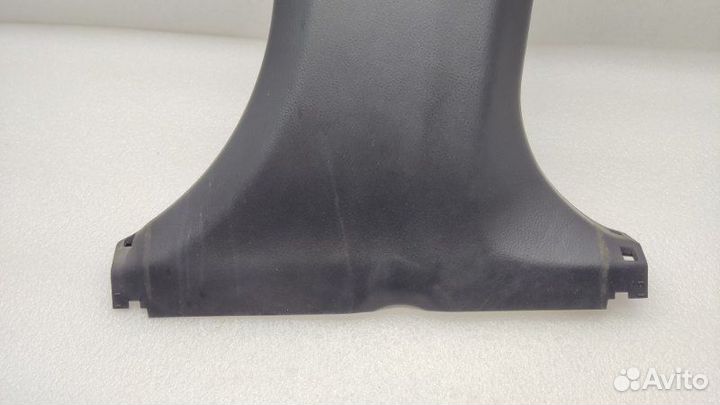 Обшивка центральной стойки правая Toyota Camry