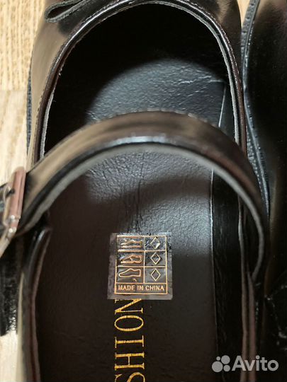 Туфли для девочки 34,5 размер новые