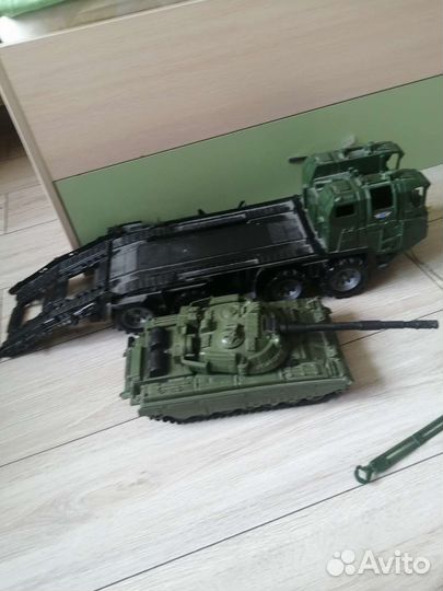 Тягач военный игрушка с танком