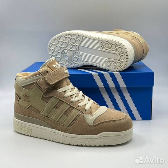 Кроссовки adidas зимние