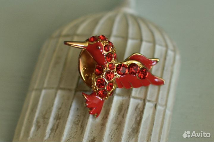 Брошь значок птица колибри