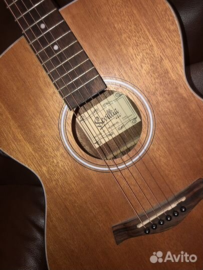Акустическая гитара
