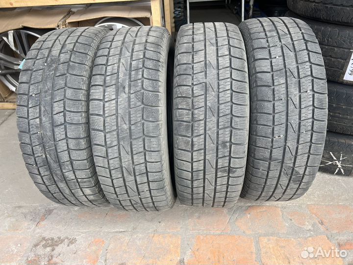 Hankook Winter I'Cept IZ W606 215/65 R16