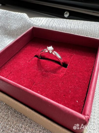 Помолвочное кольцо