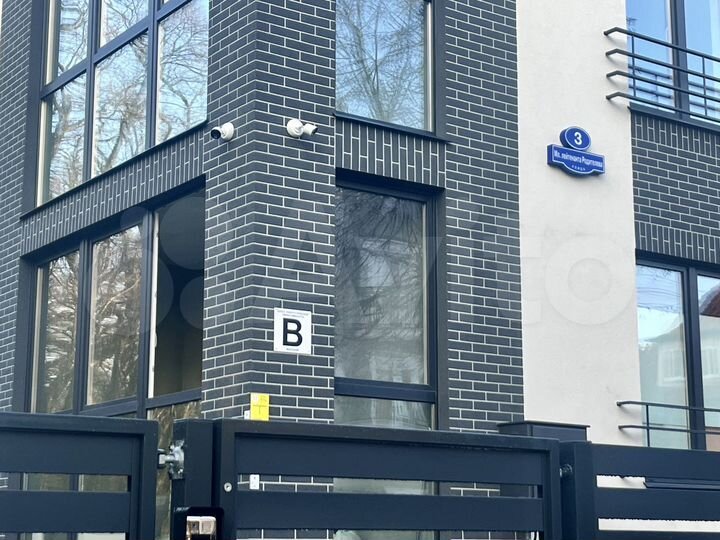 3-к. квартира, 130 м², 4/4 эт.