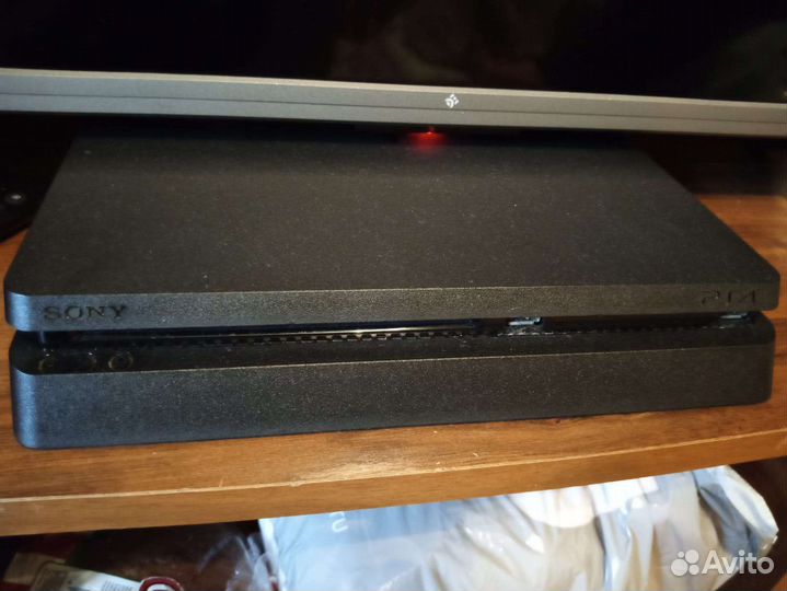 Sony playstation 4 PS4 slim 1tb