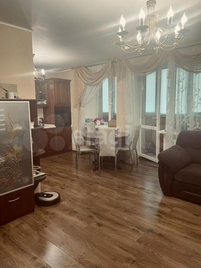 4-к. квартира, 112 м², 10/10 эт.