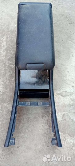 Подлокотник mercedes E240W210