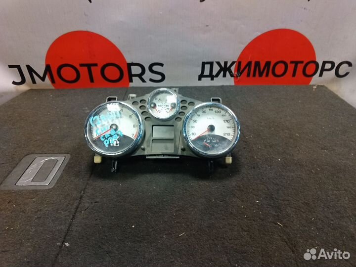Приборная панель Peugeot 207 спидометр