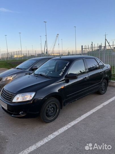 LADA Granta 1.6 МТ, 2013, битый, 170 000 км