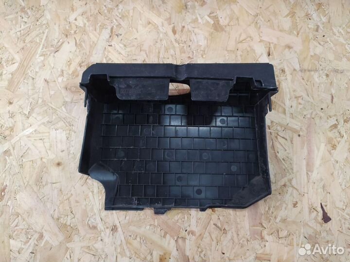 Крышка блока предохранителей Renault Megane 3