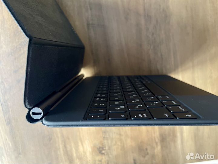 Чехол Apple Magic для iPad air и iPad pro 11