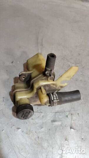 Бачок гидроусилителя Ford Focus 2 2008