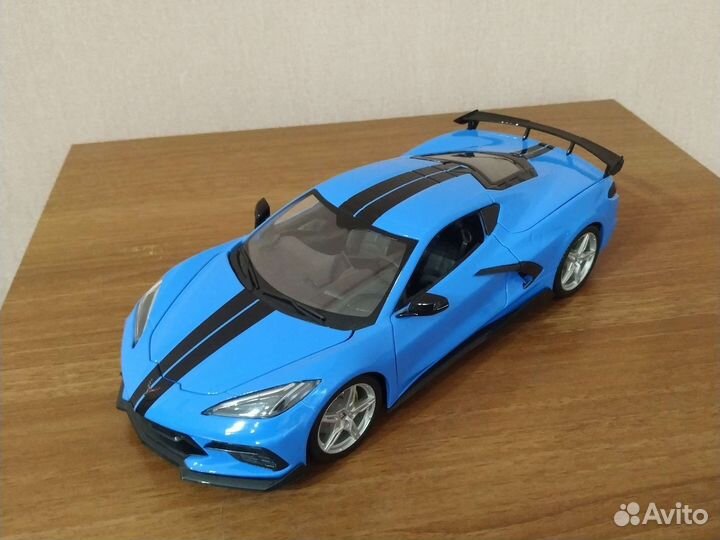 Машина Maisto 1/18