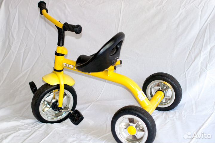 Детский трехколесный велосипед