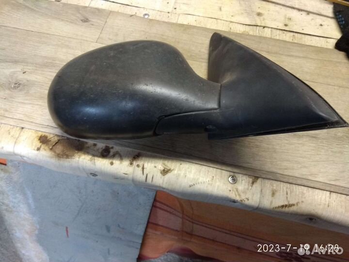 Корпус правого поворотника на Шевроле lanos