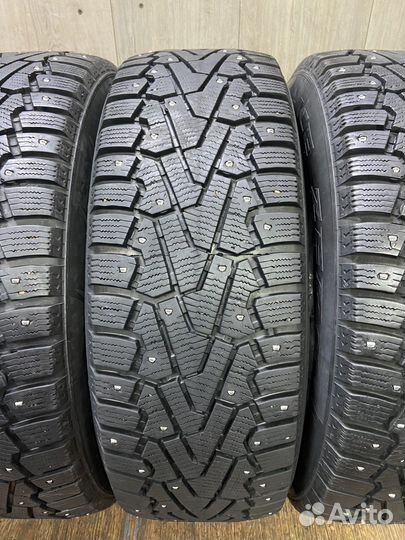 Pirelli Ice Zero 215/65 R16