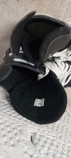 Коньки хоккейные