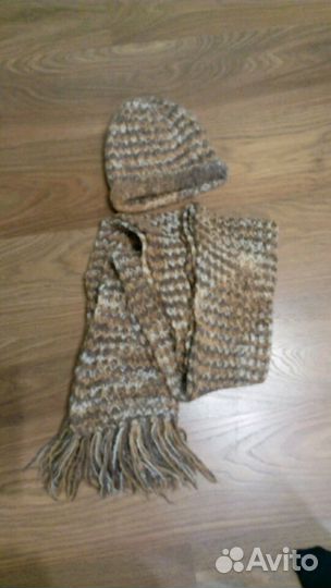 Шапочка и шарф вязанные женские