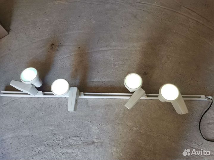 Трековые светильник lug robin