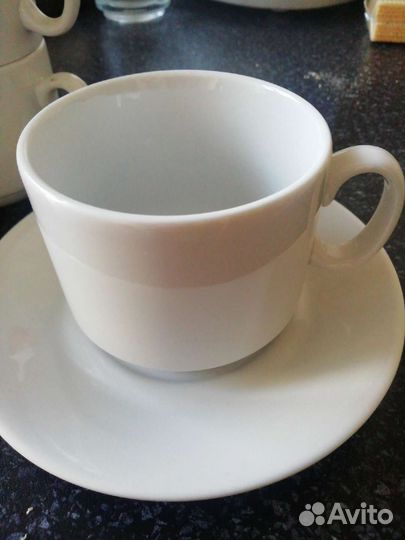 Чайные чашки с блюдцами